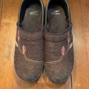 Dansko clog size 38